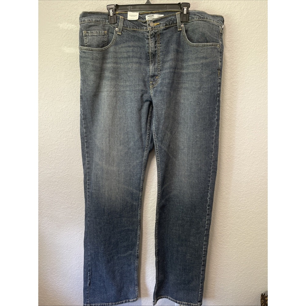 Signature Levi's Men's Jeans Size 40Wx36L Relaxed Flex Denim Blue